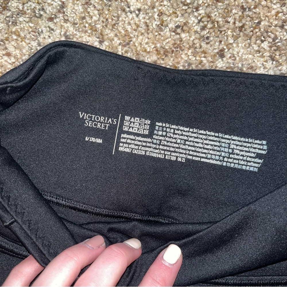 VS sports bra & mesh legging set - Picture 10 of 11